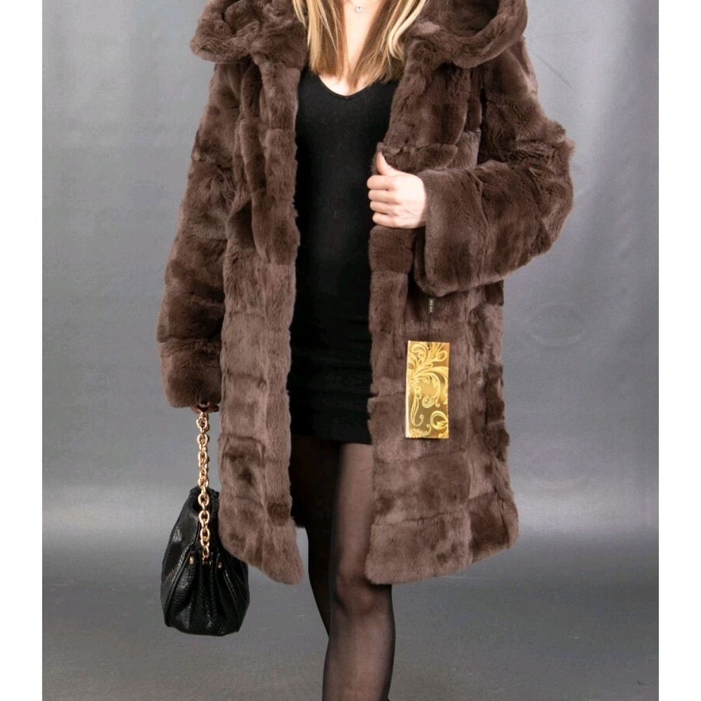 Luxurious Brown Rex Chinchilla Fur Coat